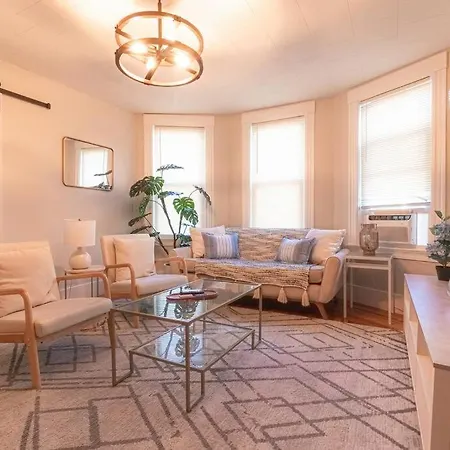 Ferienwohnung Walk To Downtown Salem With Arcade- Free Parking!